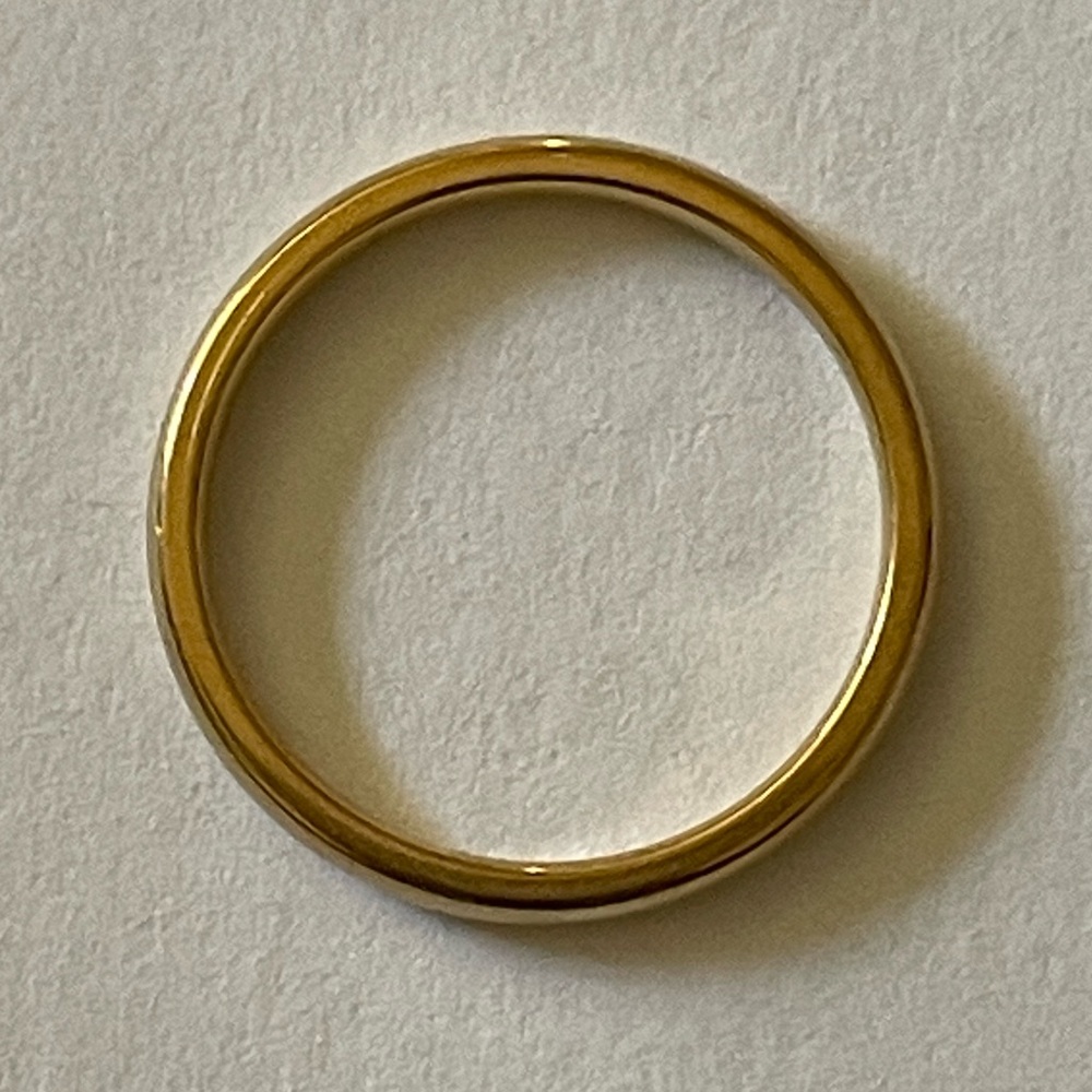 Classic Gold thin Stackable Band Ring minimalist size 7 - Picture 2 of 4